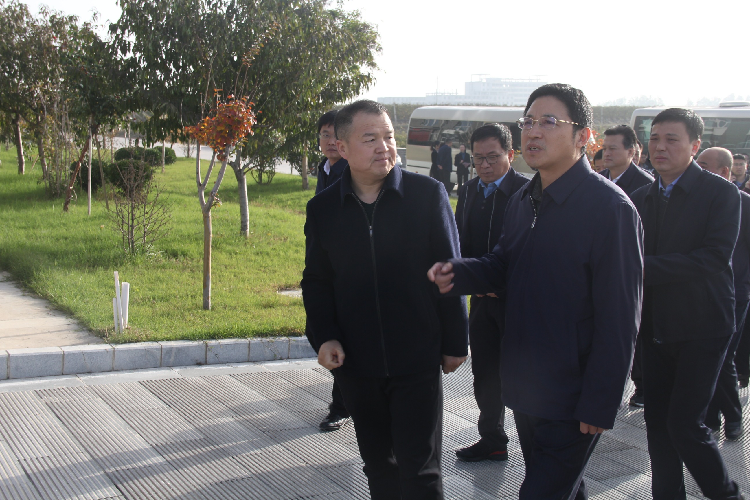 运城市委副书记储祥好来格瑞特酒庄调研司马光葡萄产业园建设情况